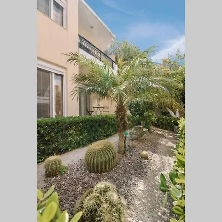 Appartement Aloe, Cozy Apt Garden View, 5' Away Rhodes City